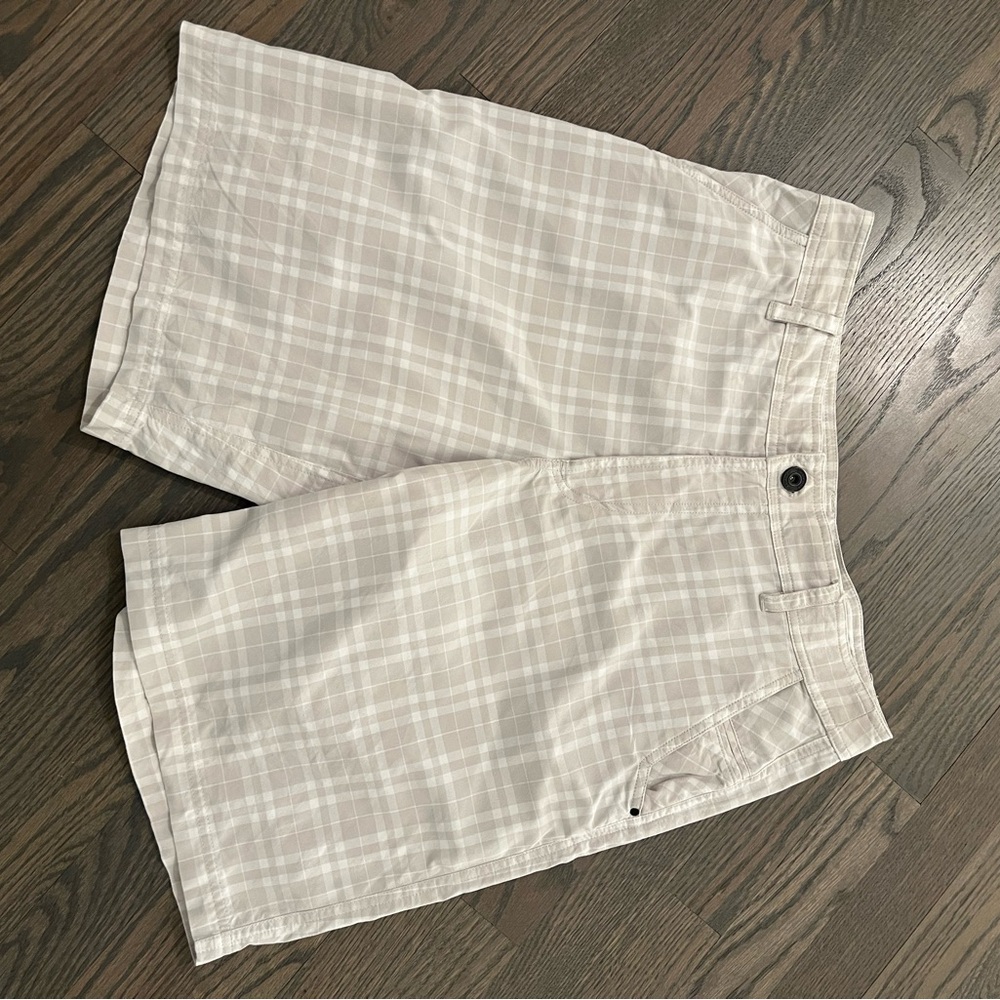 Lululemon Athletica Men's Cream Plaid Shorts